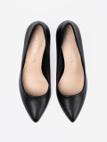 Klassische schwarze Pumps mit Absatz