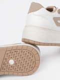 Weiß-beige Sneakers auf Plattform