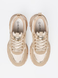 Beige Sneakers mit dekorativem goldenen Herzen