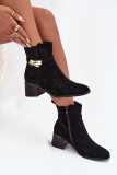 Gefütterte schwarze Stiefelette mit goldener Verzierung und Blockabsatz