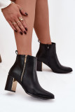 Schwarze Stiefelette mit Blockabsatz aus Kunstleder