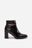 Lackierte Stiefelette mit Blockabsatz und Riemen – Schwarz