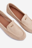 Beige Mokassins aus Velourslederimitat mit goldenem Detail