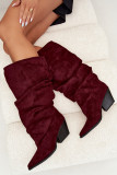 Bordeauxrote Stiefel aus Veloursleder mit gerafftem Schaft und Absatz