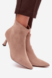 Beige Stiefelette mit schlankem Absatz und Ziernaht