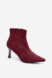 Rote Stiefelette mit Absatz und spitzer Kappe
