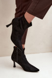 Schwarze Stiefelette mit schlankem Absatz und spitzer Kappe