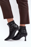 Schwarze Stiefelette mit schlankem Absatz aus Kunstleder
