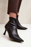 Schwarze Stiefelette mit schlankem Absatz aus Kunstleder