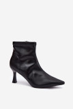 Schwarze Stiefelette mit schlankem Absatz aus Kunstleder