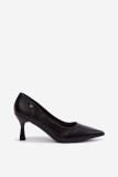 Schwarze Pumps mit schlankem Absatz aus Kunstleder