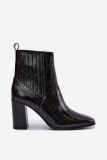 Schwarze lackierte Stiefelette mit Blockabsatz