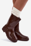 Braune Gummistiefel mit flachem Absatz