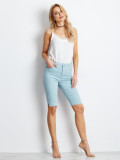 Mintfarbene Shorts mit Perlen