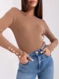 Klassischer Damenpullover in Camel mit Knöpfen