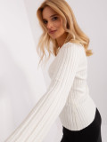 Ecru klassischer Pullover mit Rundhalsausschnitt