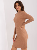 Braunes enges Strickkleid