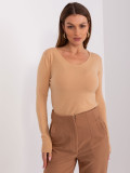 Klassischer brauner Pullover mit langen Ärmeln