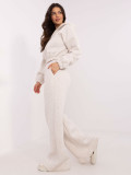 Stylisches Set in hellem Beige