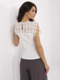 Weiße Bluse mit Spitze