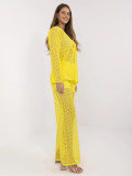 Gelbes Set mit langen Ärmeln