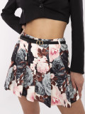 Elegante schwarze Shorts mit Blumenmuster