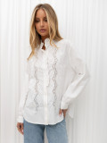 Weiße Baumwollbluse mit Spitze und Rüschen
