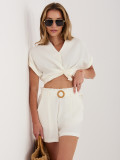 Weiße Viskose-Shorts mit Gürtel