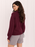 Eleganter bordeauxfarbener Pullover mit Kragen und Knöpfen