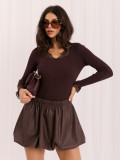 Eleganter brauner Pullover mit Spitze
