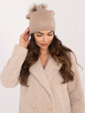 Beige Wintermütze mit Pompon