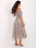 Beige ausgestellte Kleid mit kurzen Ärmeln