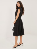 Schwarzes ausgestelltes Midi-Kleid mit Gürtel