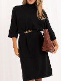 Schwarzes Oversize-Strickkleid mit Gürtel und Rollkragen