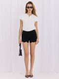 Schwarze luftige Shorts mit Spitzenmuster