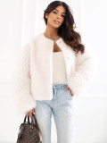 Elegante weiße Felljacke