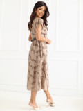 Elegantes beigefarbenes Midi-Kleid mit Gürtel
