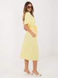 Gelbes ausgestelltes Midi-Kleid mit Gürtel und Taschen