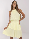 Ausgestellte Sommerkleid in hellgelb