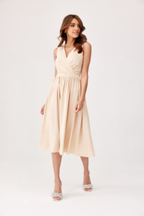 Beiges Midi-Kleid mit Wickelausschnitt und breiten Trägern