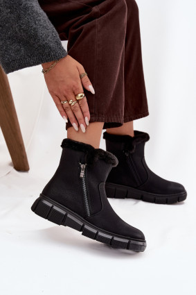 Schwarze Schneestiefel mit Kunstfell und Plateausohle