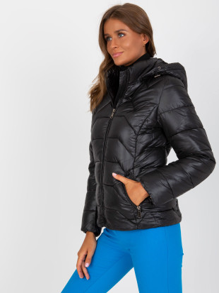 Schwarze gesteppte Übergangsjacke mit Kapuze