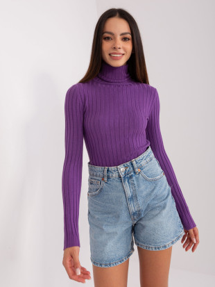 Dunkellila figurbetonender Pullover mit Rollkragen
