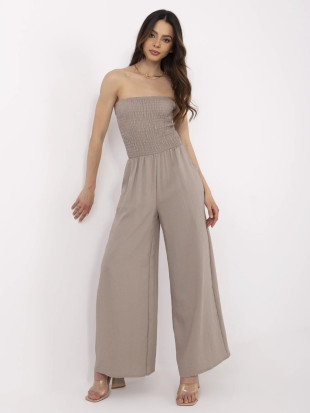 Stylischer beiger Overall ohne Ärmel