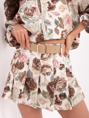 Braune Shorts mit Blumenmuster, weitem Bein und Gürtel