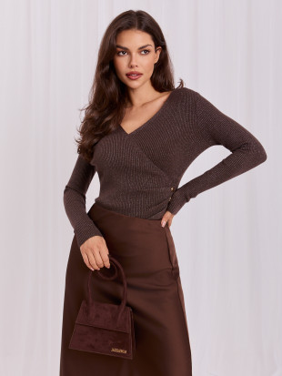 Eleganter brauner Pullover mit Wickelausschnitt