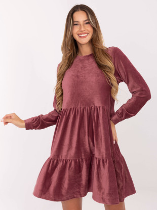 Ausgestelltes rosa Kleid mit Volant