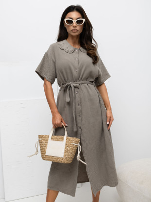 Beiges ausgestelltes Midi-Kleid mit Gürtel und Taschen