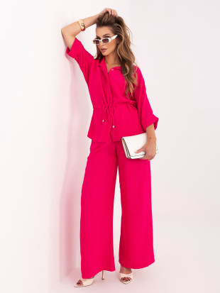Elegantes rosafarbenes Set mit Hemd und weiter Hose